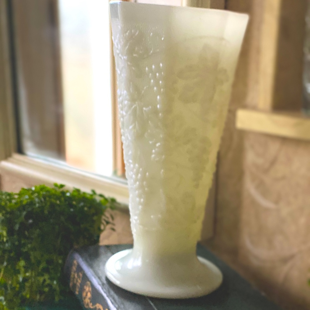 Gorgeous Vintage milk glass grapevine vase!